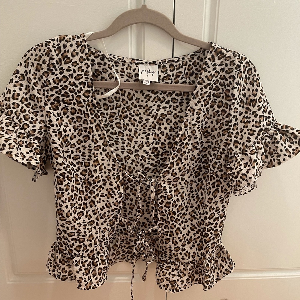 Leopard front tie top